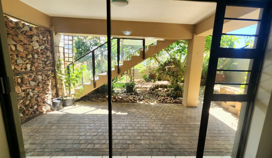 4 Bedroom Property for Sale in Monte Christo Western Cape